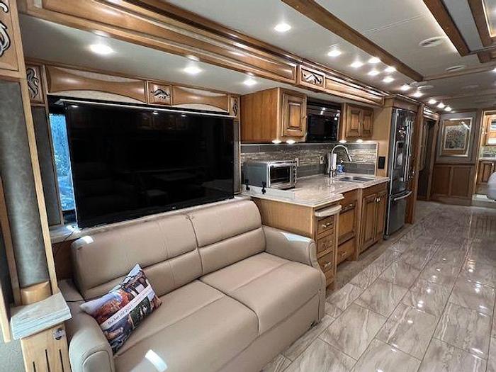 Used 2018 Tiffin Motorhomes Phaeton 37BH