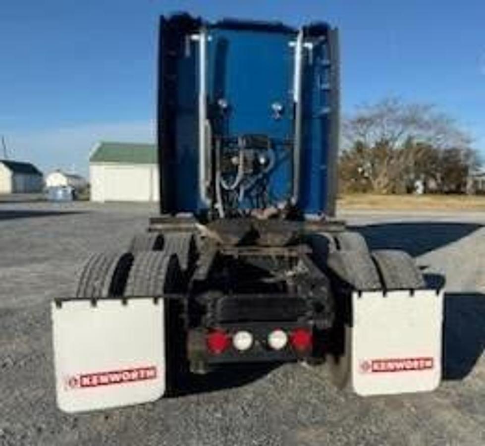 Used 2017 Kenworth T680 Sleeper Semi Truck