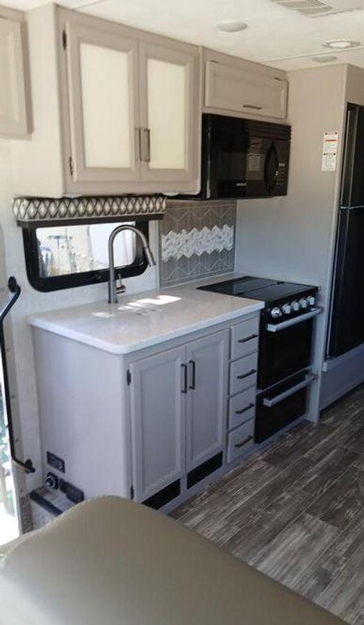 Used 2024 Thor Motor Coach Hurricane 35M Class A Motorhome