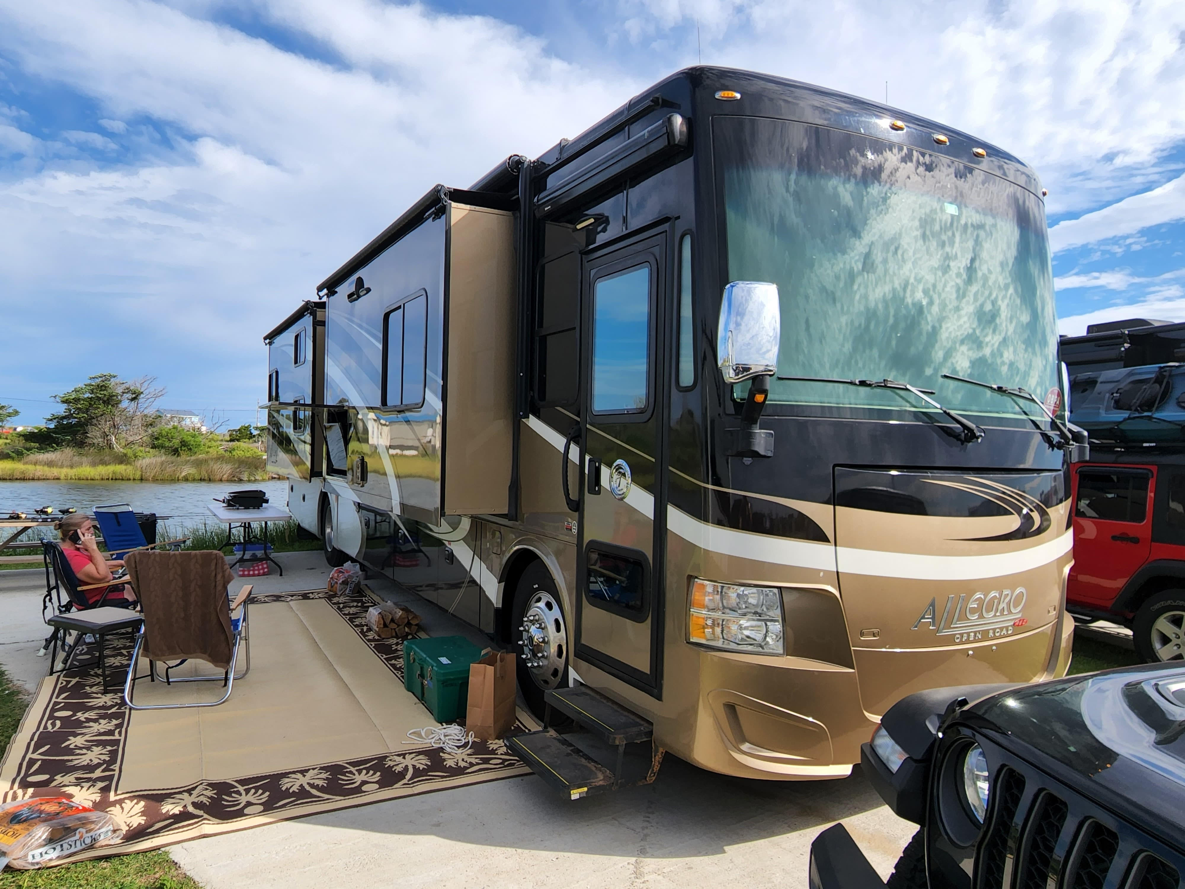 Used 2017 Tiffin Motorhomes Allegro Red 38QBA Class A Motorhome