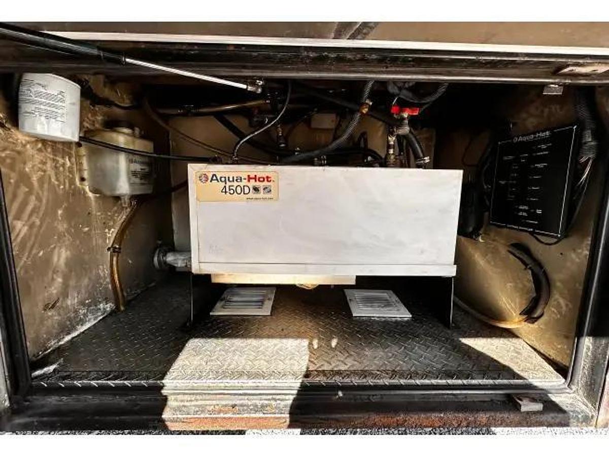 Used 2005 Kingsley Custom Coach