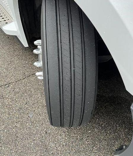 Used 2024 Freightliner CASCADIA 126