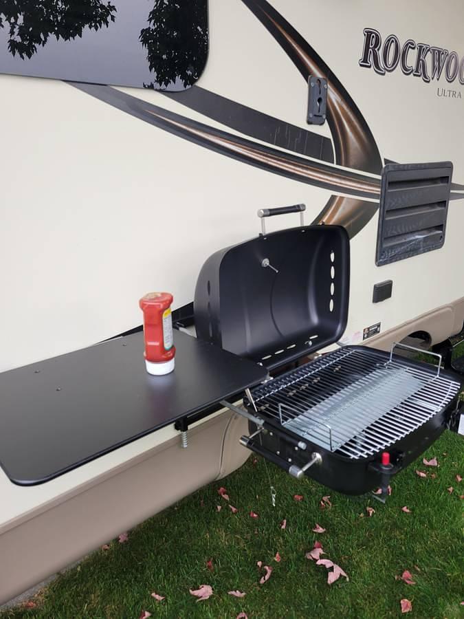 Used 2016 Forest River Rockwood Ultra Lite 2304DS Travel Trailer