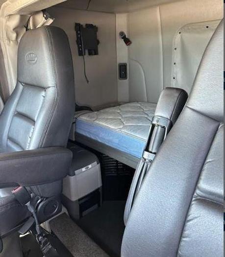 Used 2019 Peterbilt 579 Sleeper