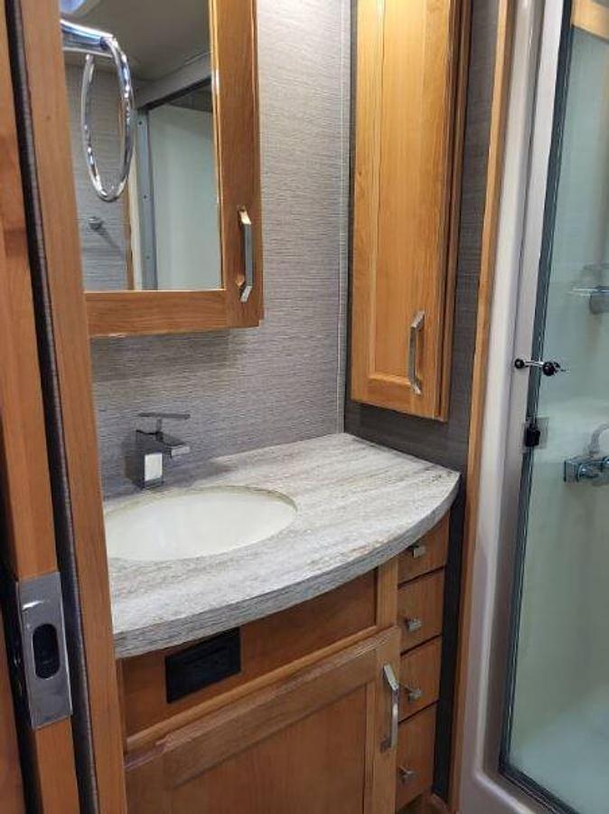 Used 2020 Vanleigh Beacon 39 RLB Fifth Wheel