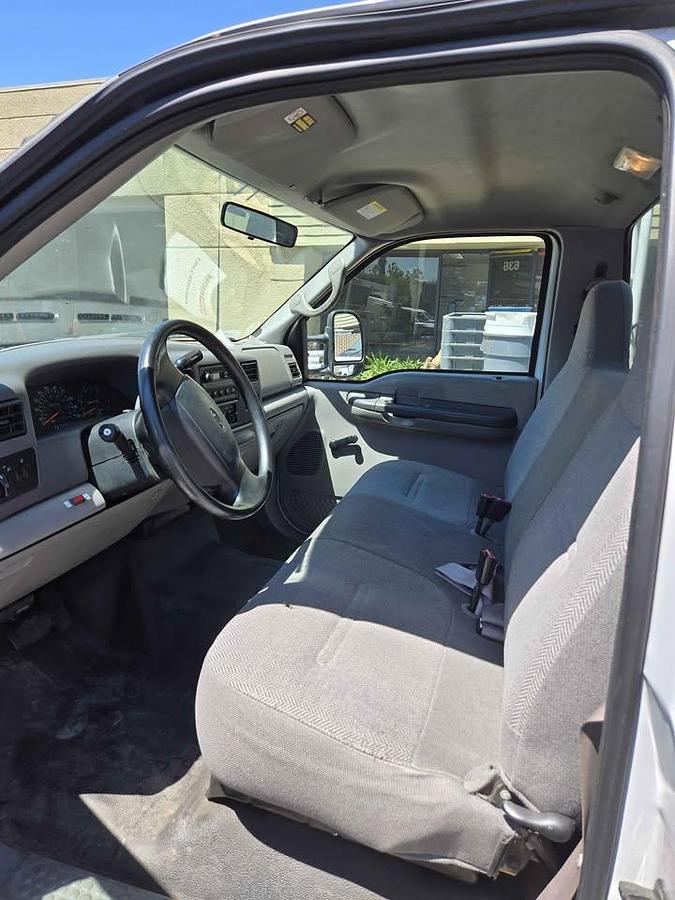 Used 2001 Ford F450 Super Duty Bucket Truck