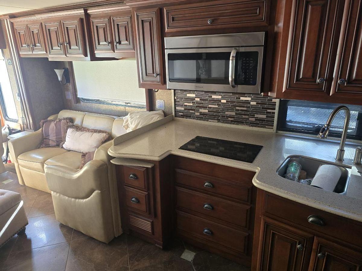 Used 2014 Newmar Dutch Star 4018