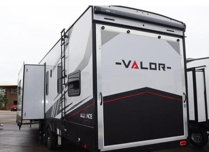 Used 2022 Alliance RV Valor 40V13