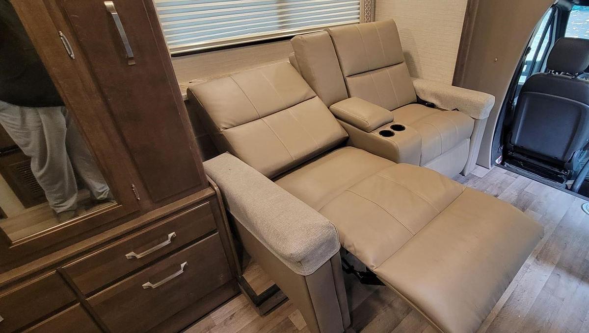 Used 2020 JAYCO MELBOURNE 24L Class C Motorhome