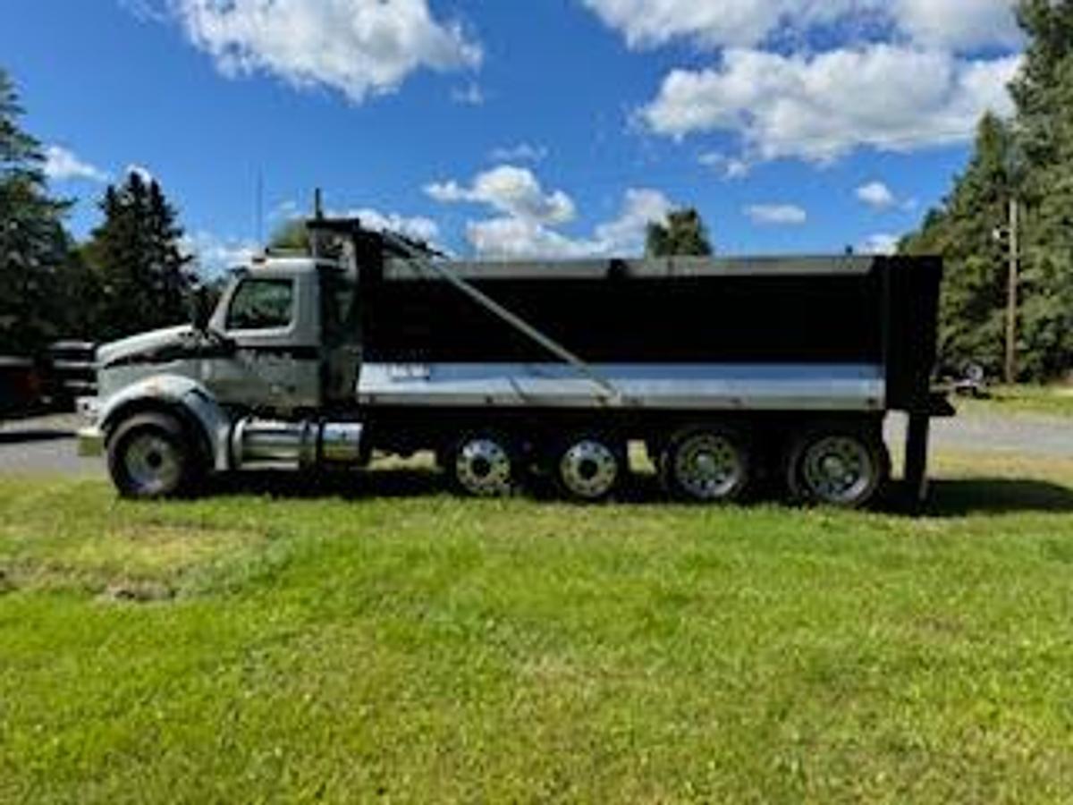 Used 2015 Peterbilt 567 Dump Truck