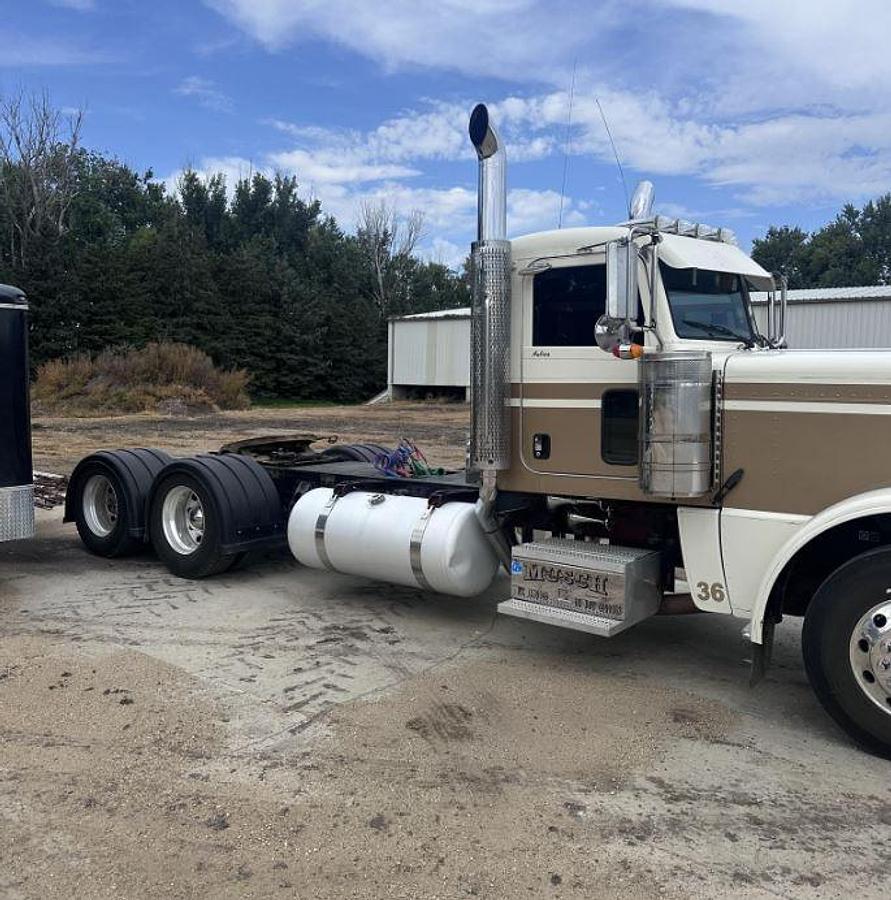 Used 2018 Peterbilt 389 Day Cab Truck