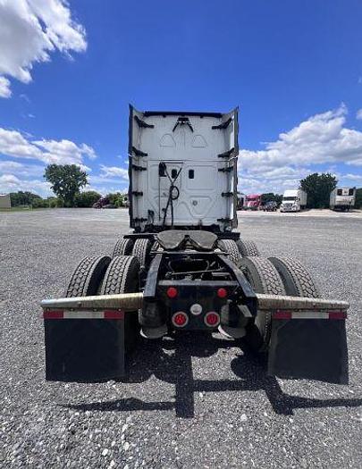 Used 2016 Freightliner Cascadia 125