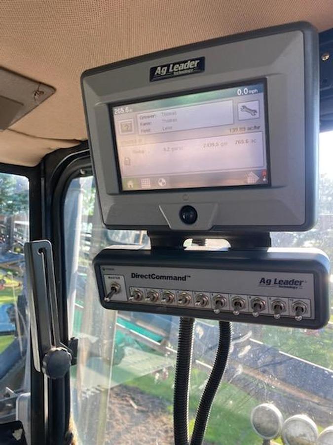 Used 1998 Willmar Eagle 8400 Sprayer