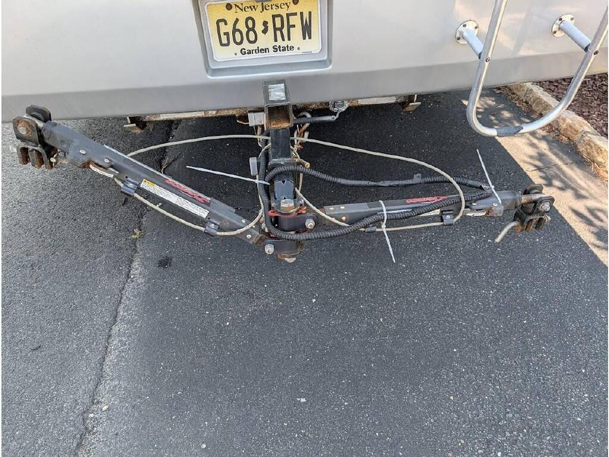 Used 2006 Fourwinds Hurricane 33H