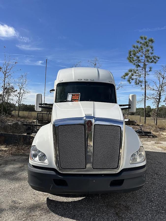 Used 2020 Kenworth T680 Conventional Sleeper Semi