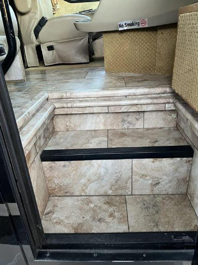 Used 2008 Coachmen Cross Country 382DS Class A Motorhome