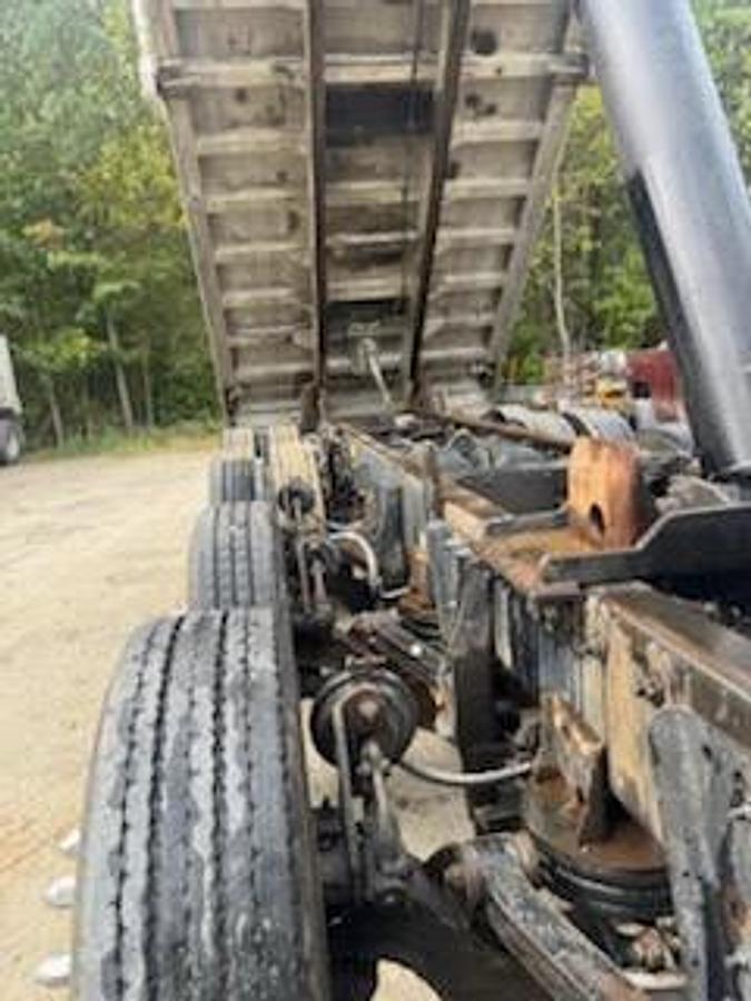 Used 2014 Peterbilt 388 Dump Truck