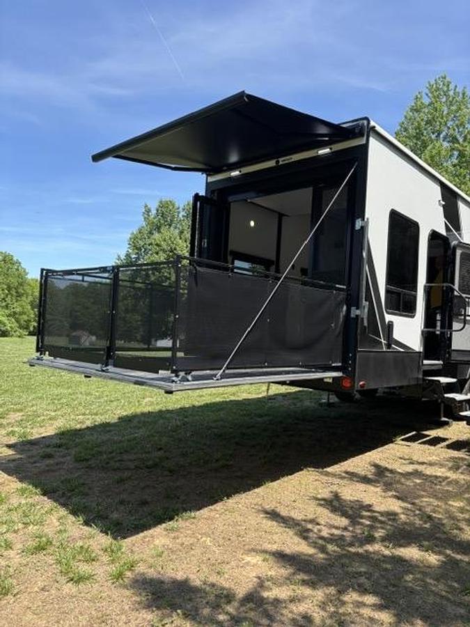 Used 2025 Keystone Fuzion Impact 367