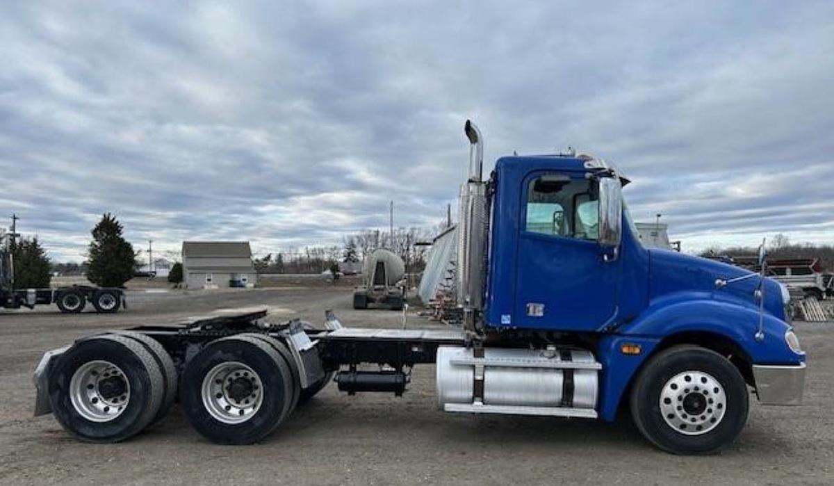 Used 2017 Freightliner Columbia 120