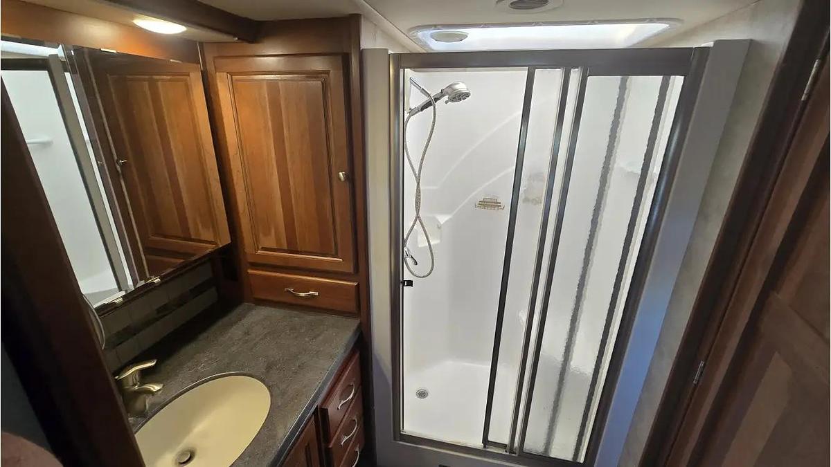 Used 2016 Winnebago Journey 40r