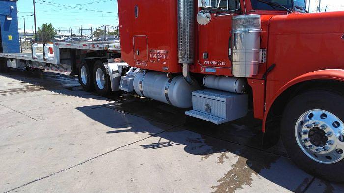 Used 2004 Peterbilt 379 EXHD
