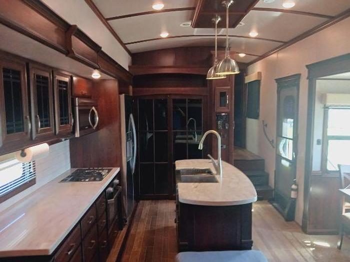 Used 2019 Jayco Pinnacle 36KPTS