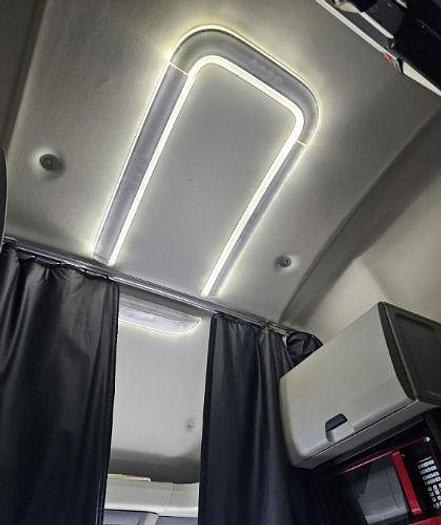 Used 2020 Freightliner CASCADIA 126