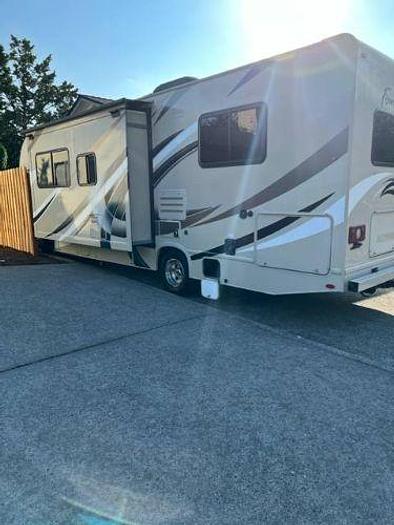 Used 2019 Thor Fourwinds 28Z