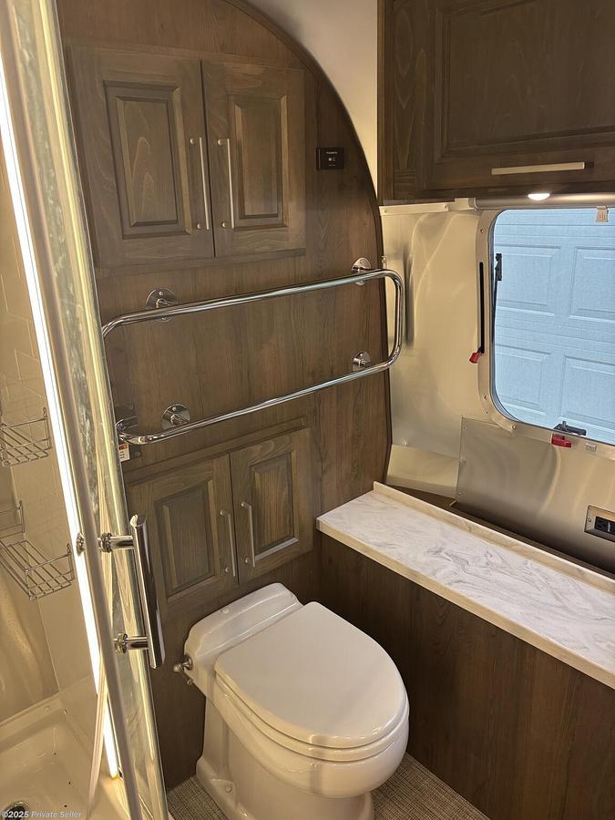 Used 2023 Airstream Classic 33