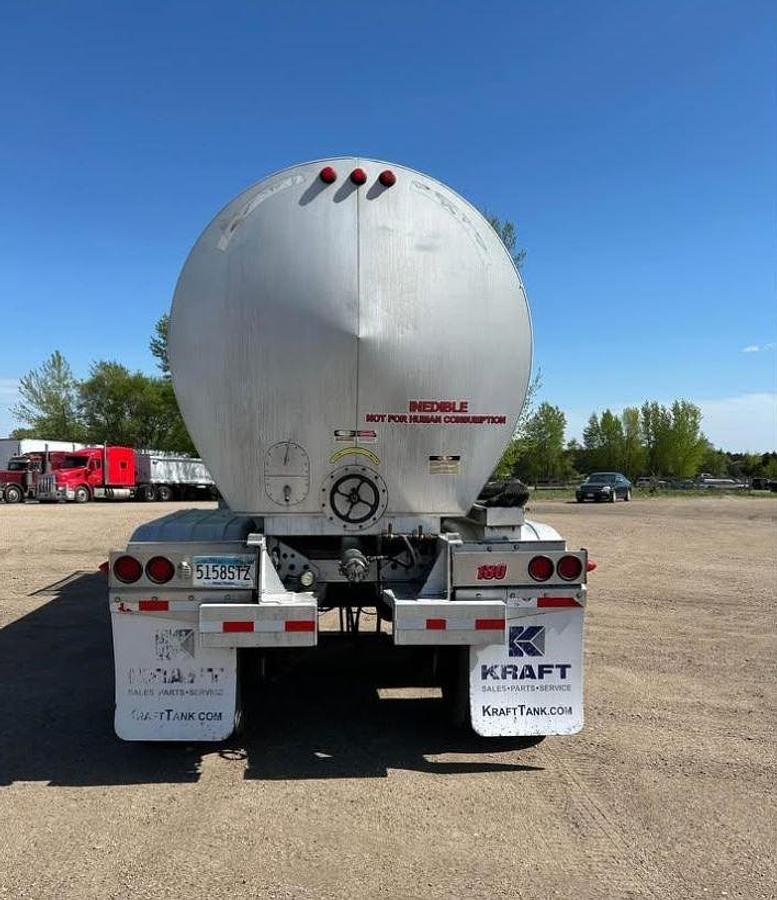Used 2017 Polar 7,500-Gallon Asphalt Tank Trailer
