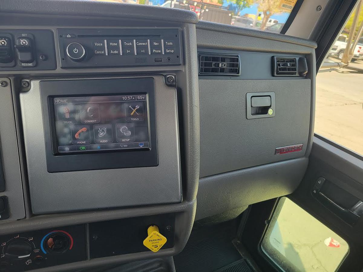 Used 2016 Kenworth T370 Flatbed