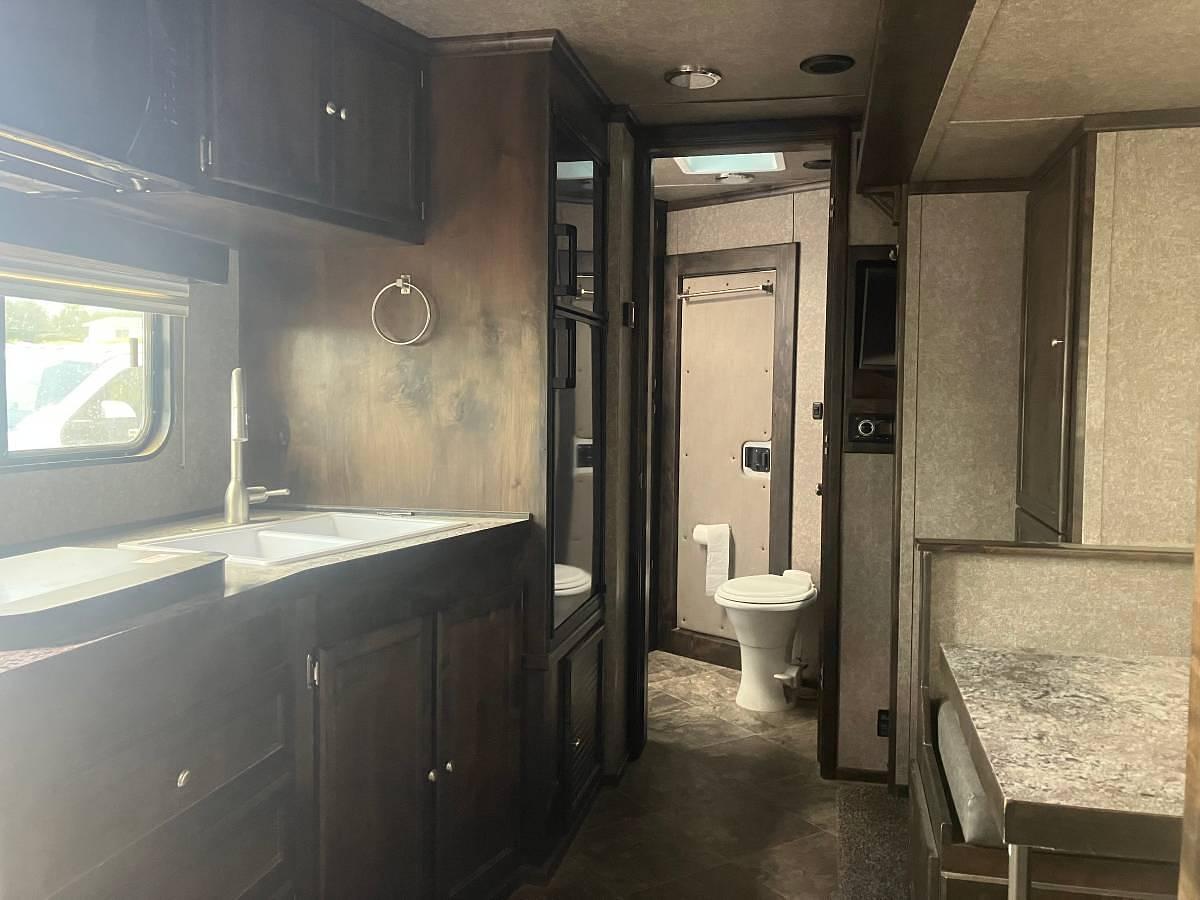 Used 2020 Logan Coach 4 Horse Living Quarters