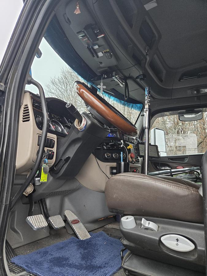 Used 2019 Peterbilt 567 Conventional Sleeper Truck