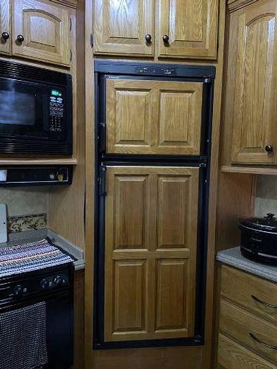 Used 2008 Heartland Bighorn 3370RL