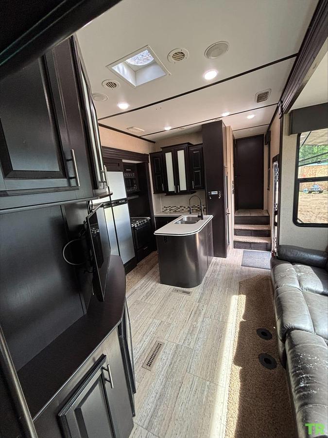 Used 2016 Jayco Seismic Wave 355W