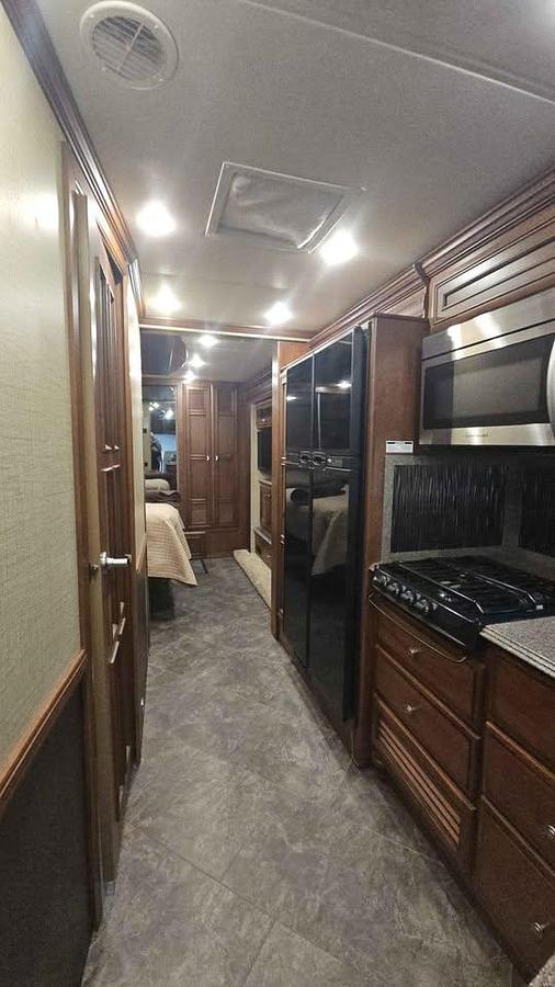 Used 2014 Newmar Ventana LE3436
