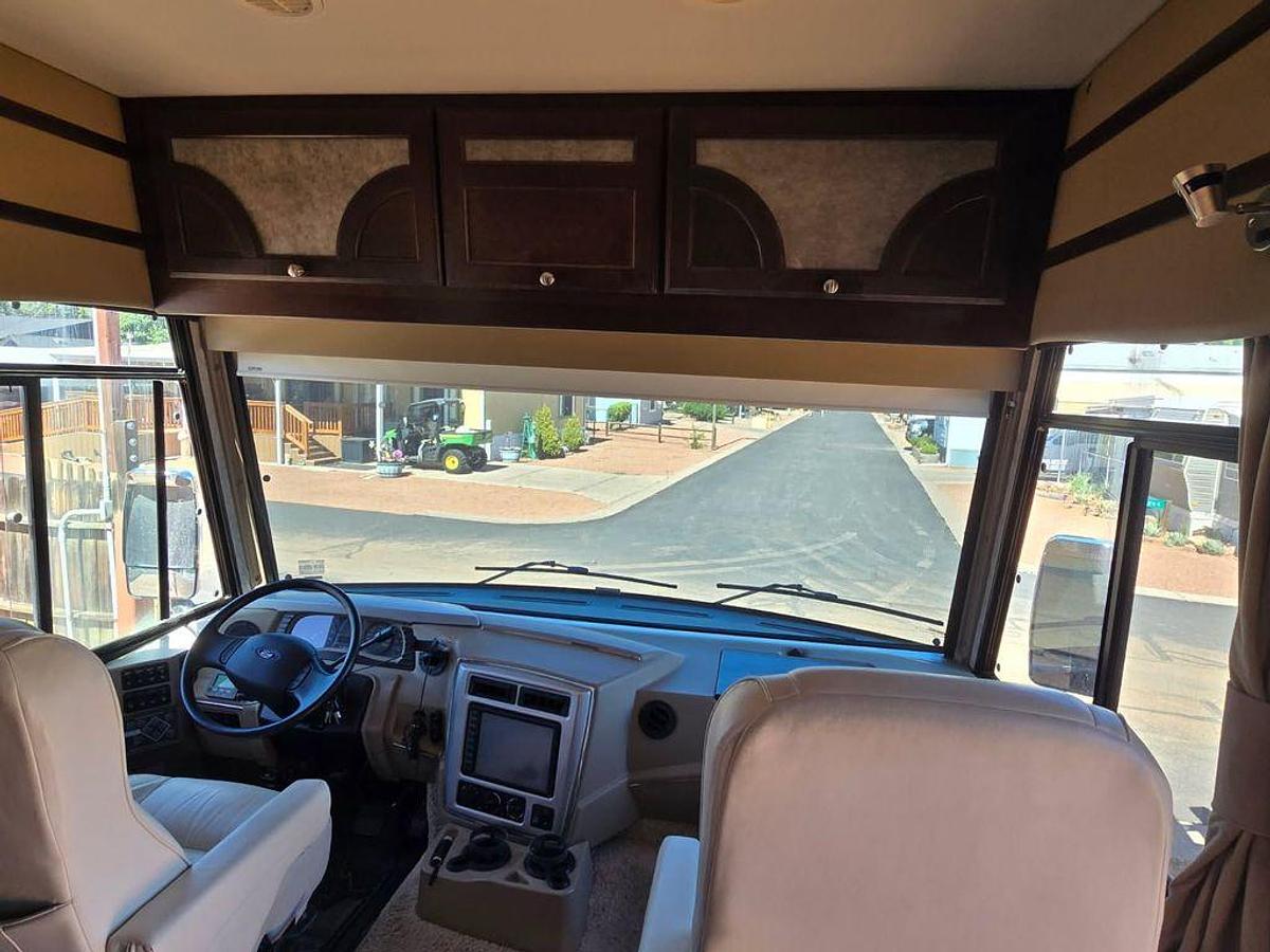 Used 2016 Winnebago Adventurer 38Q