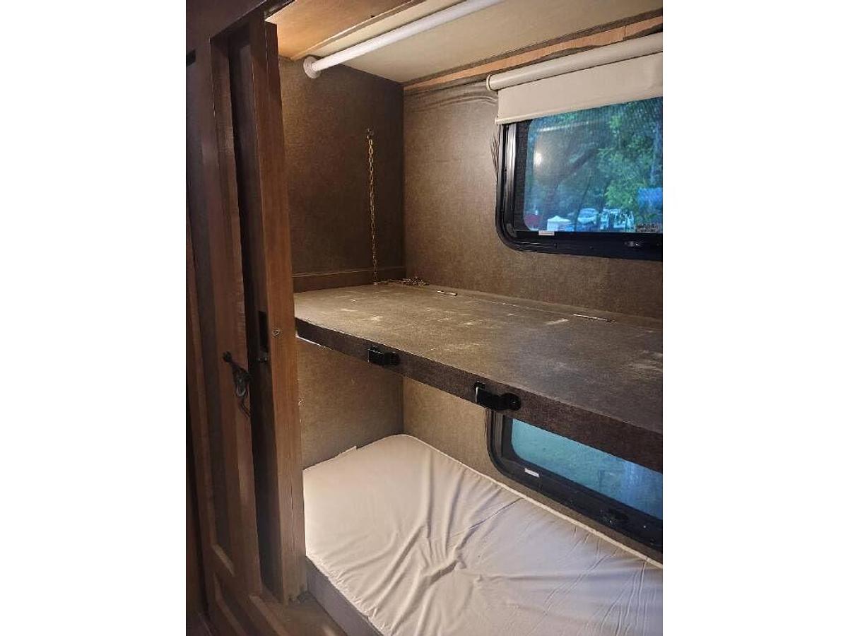 Used 2020 Thor Motor Coach Miramar 37.1 Class A Motorhome