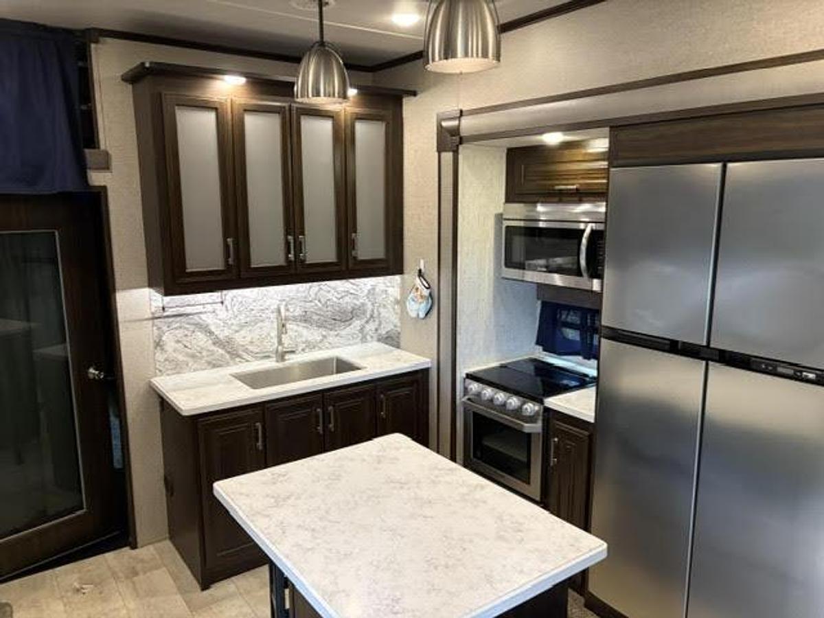 Used 2020 Grand Design Momentum 349m