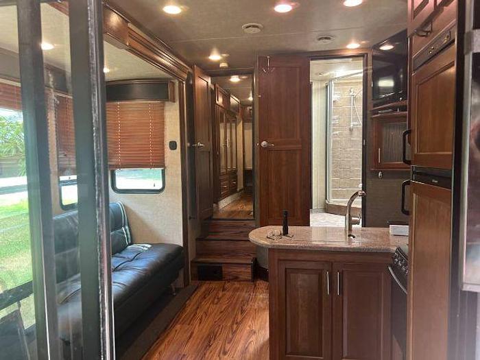 Used 2014 Keystone Fuzion FZ310