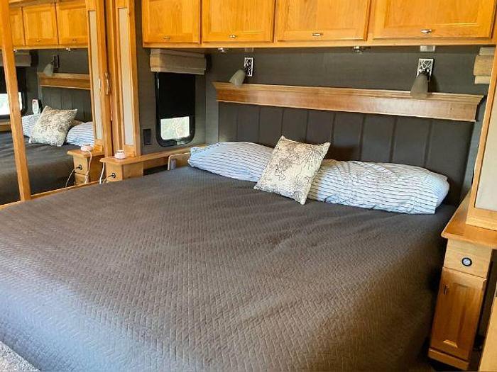 Used 2014 Tiffin Allegro Red 33AL