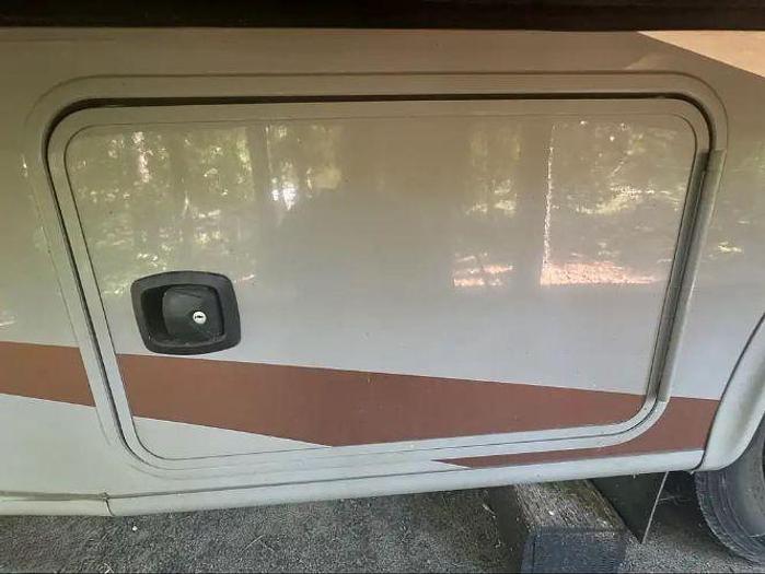 Used 2015 Thor Motor Coach Hurricane 27K