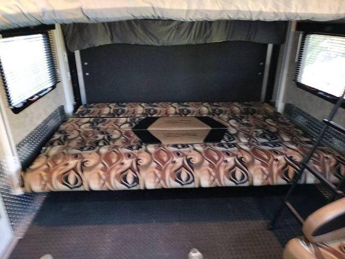 Used 2009 Keystone Fuzion 393