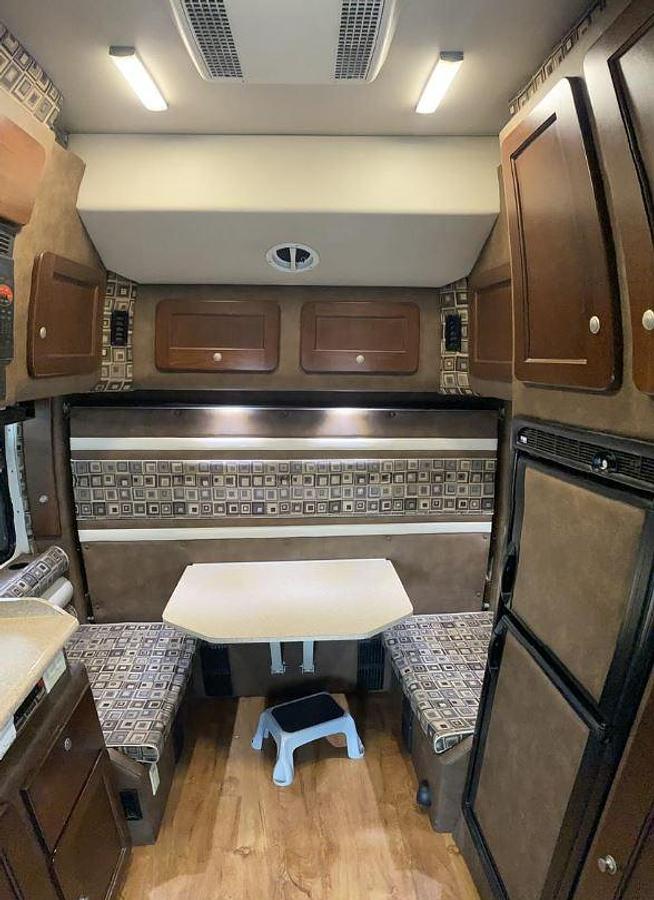 Used 2014 FREIGHTLINER CASCADIA 113