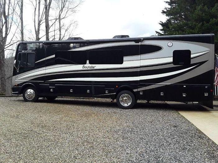 Used 2016 Fleetwood Bounder 33C