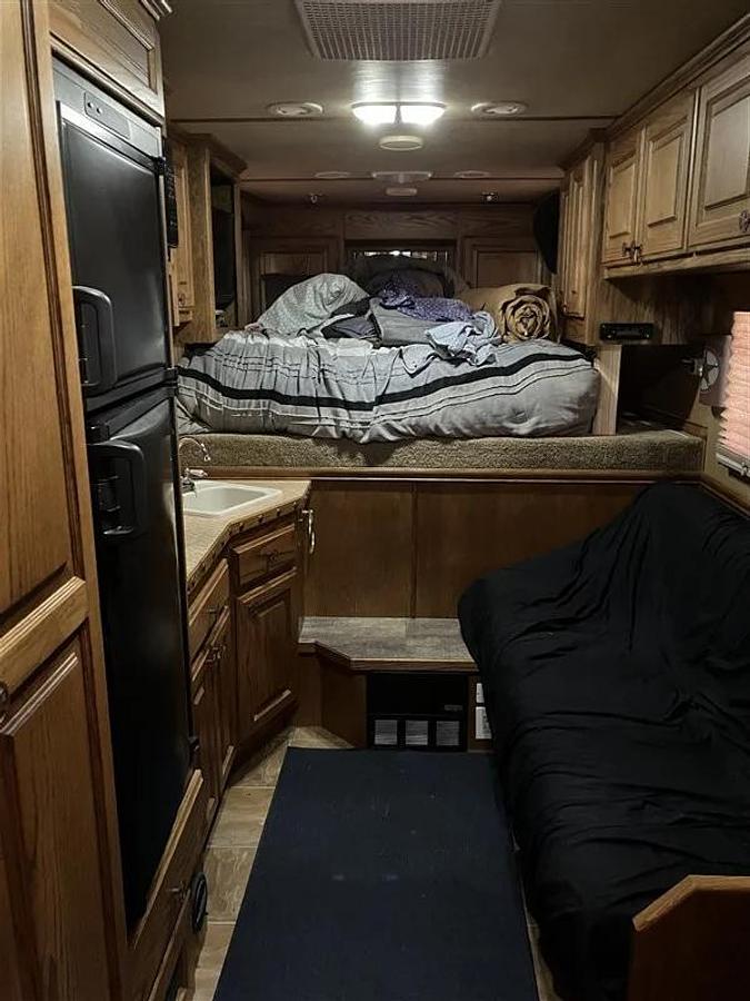 Used 2005 Elite 5 Horse Trailer