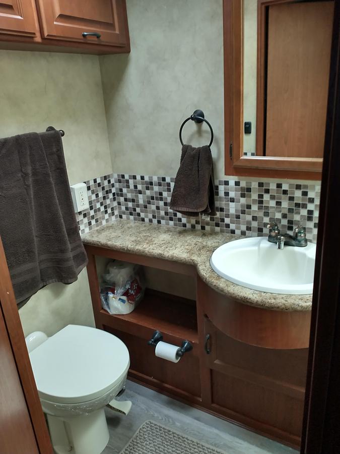 Used 2011 Thor Motor Coach Hurricane 31G