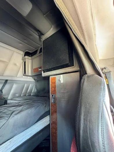 Used 2010 Peterbilt 386