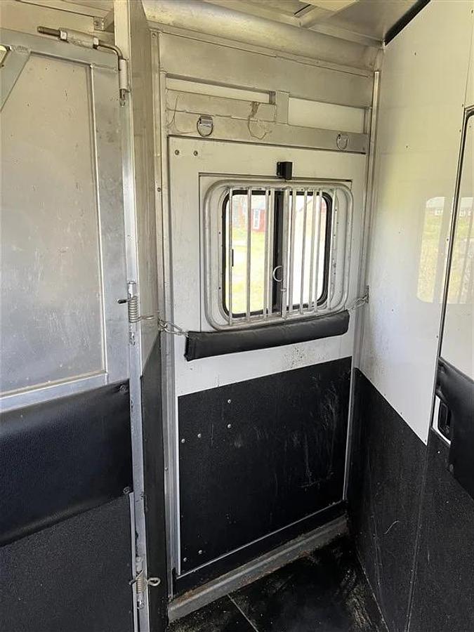 Used 2010 Sundowner Sunlite 720 6 Horse