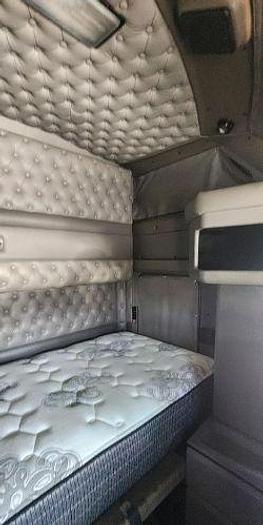 Used 2012 KENWORTH T660